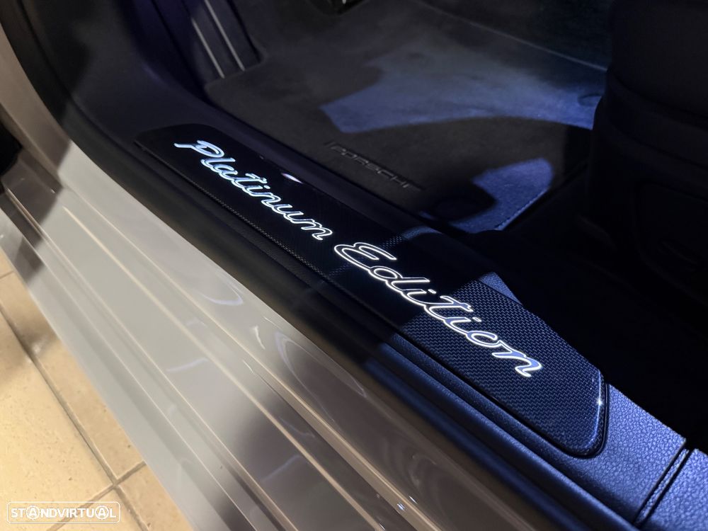 Porsche Panamera Sport Turismo 4 E-Hybrid Platinum Edition PDLS - 54