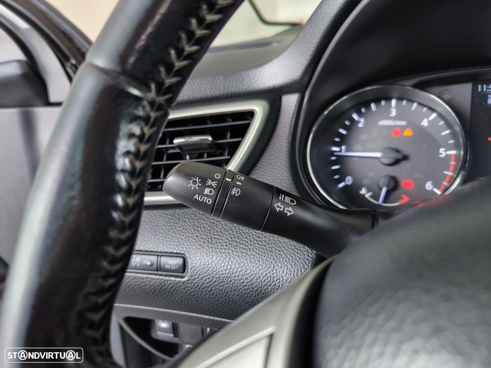 Nissan Qashqai 1.5 dCi N-Connecta - 17