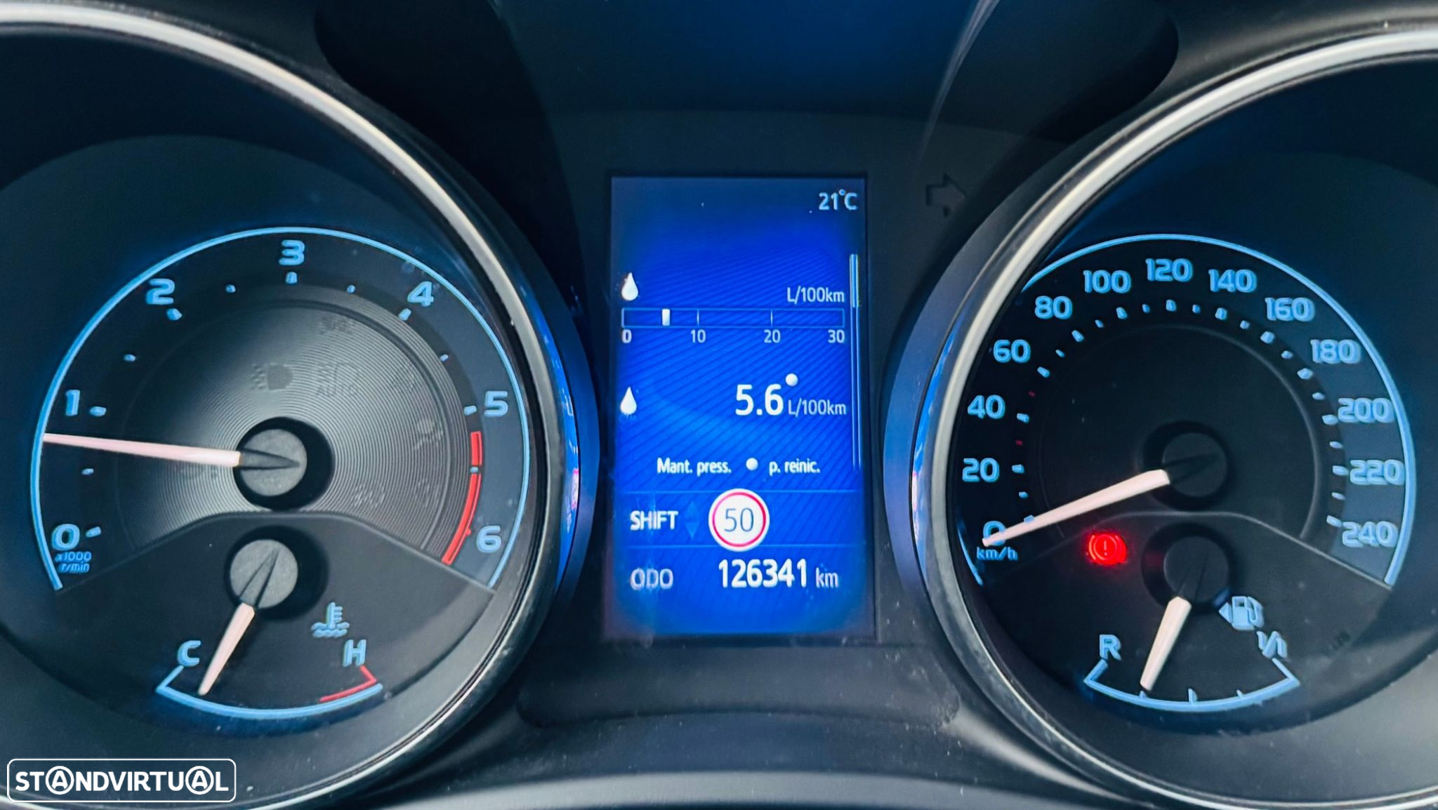 Toyota Auris Touring Sports - 25