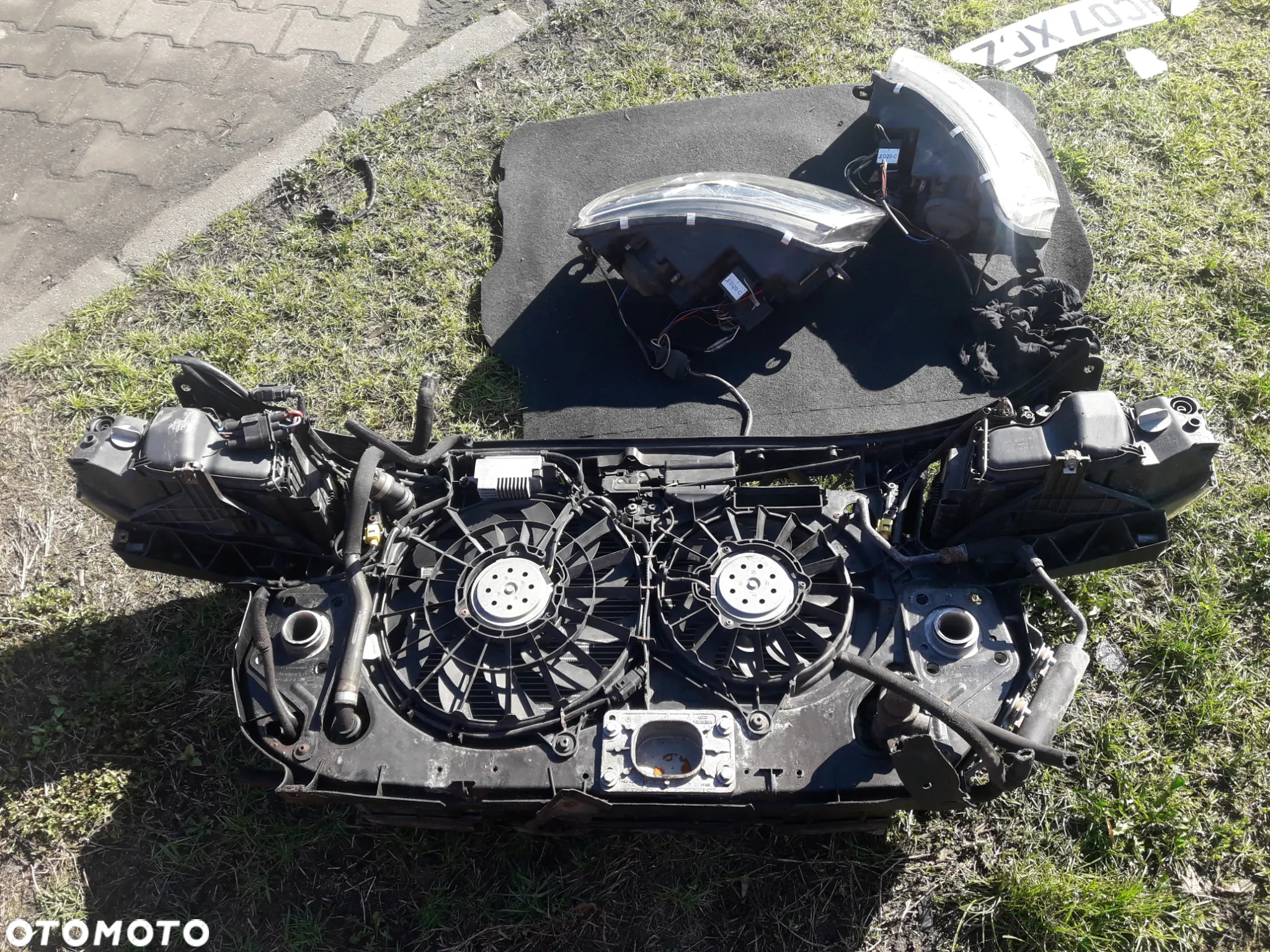 PAS PRZEDNI AUDI A4 B6 CABRIOLET KOMPLETNY 3.0 V6 - 3