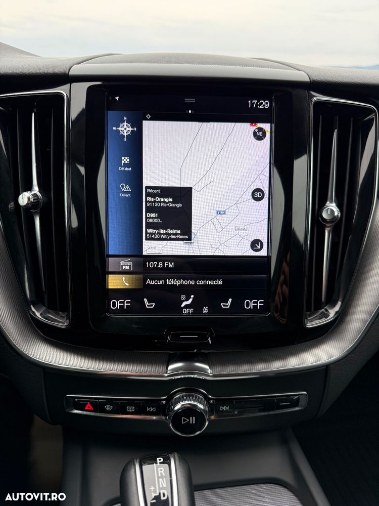 Volvo XC 60 D4 Momentum Pro - 11