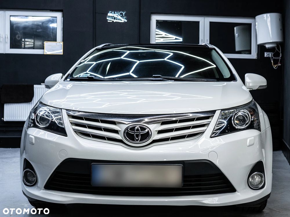 Toyota Avensis 2.0 Business Edition - 2