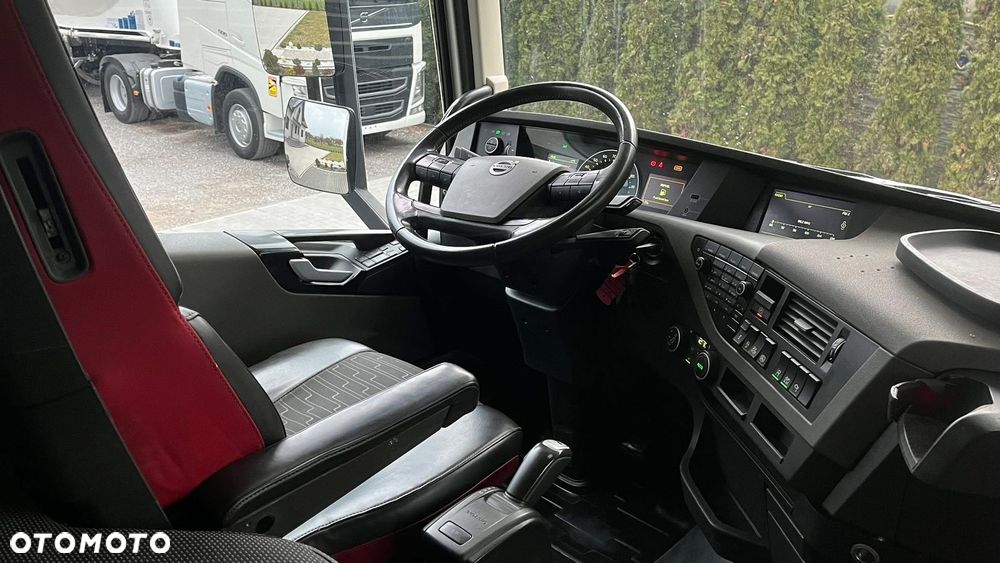 Volvo FH 500 l SPROWADZONY | KSENON l LODÓWKA l DUŻE ZBIORNIKI - 26