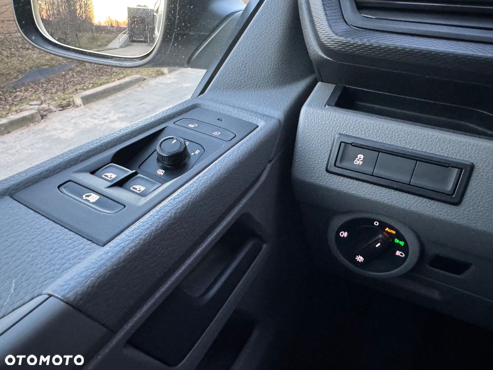 Volkswagen Transporter - 32