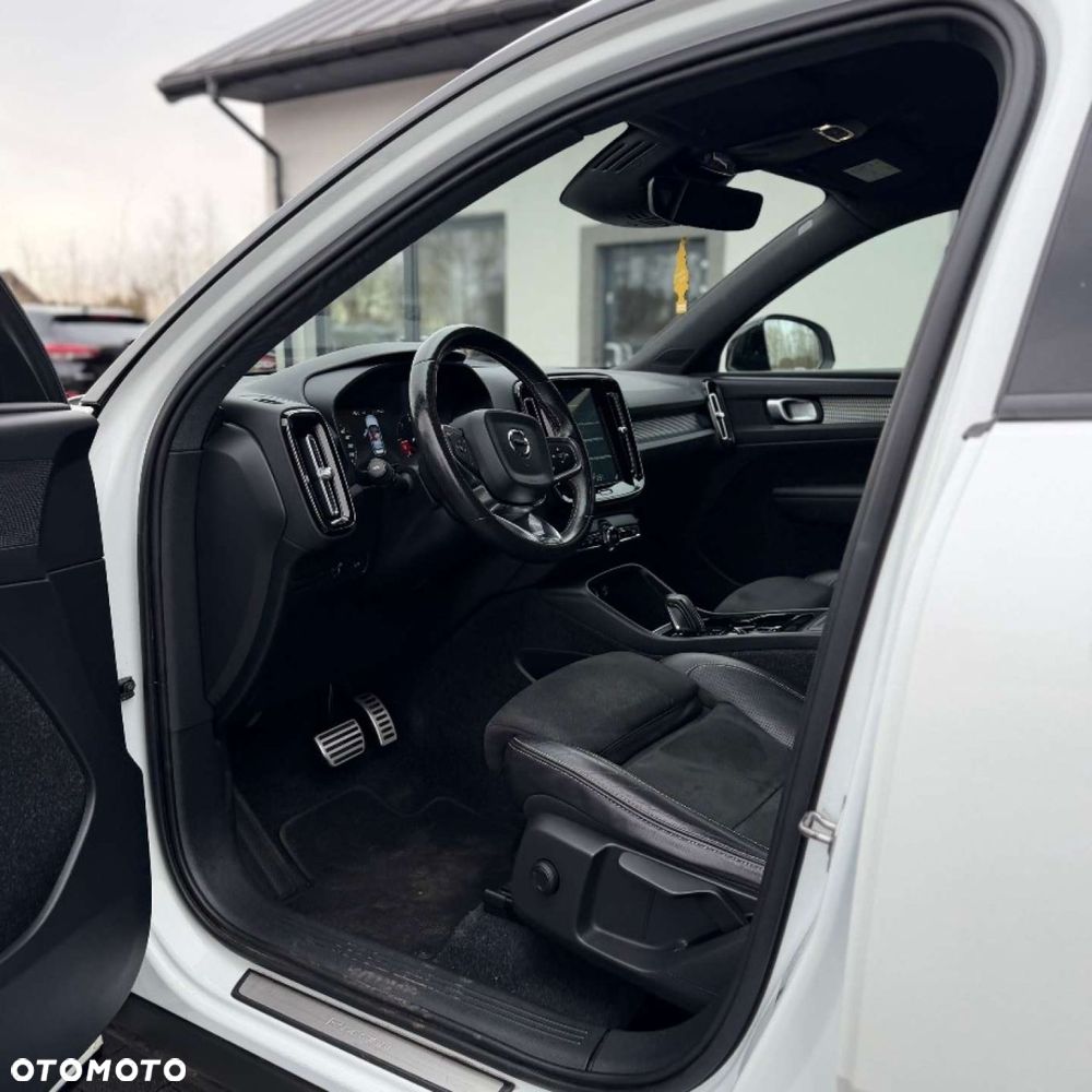 Volvo XC 40 D4 AWD R-Design (Intro Edition) - 19