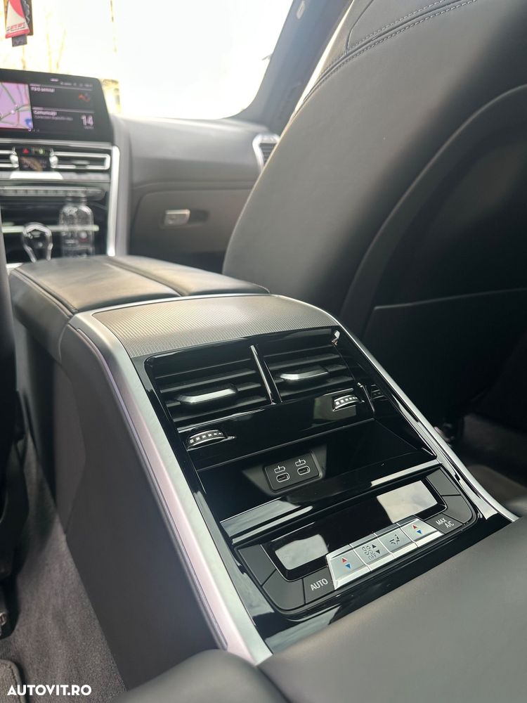 BMW Seria 8 840i xDrive AT - 12