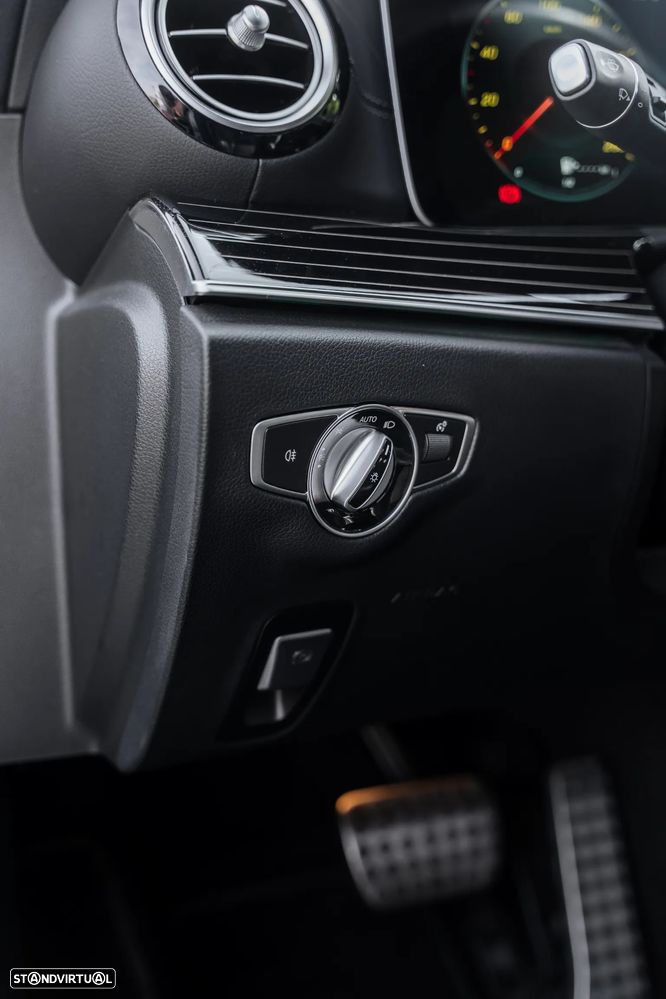 Mercedes-Benz E 300 de AMG Line - 33