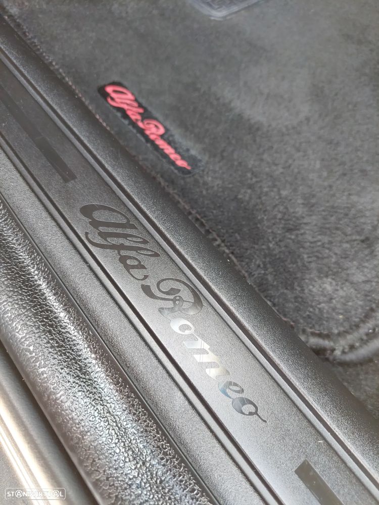 Alfa Romeo Giulietta 1.6 JTDM Veloce - 21