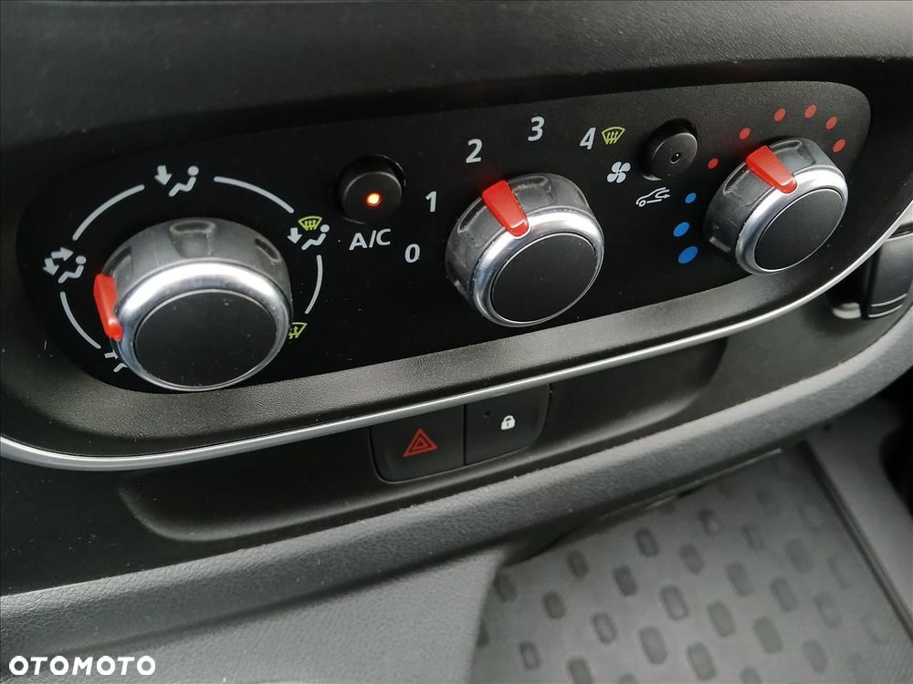 Renault trafic - 10