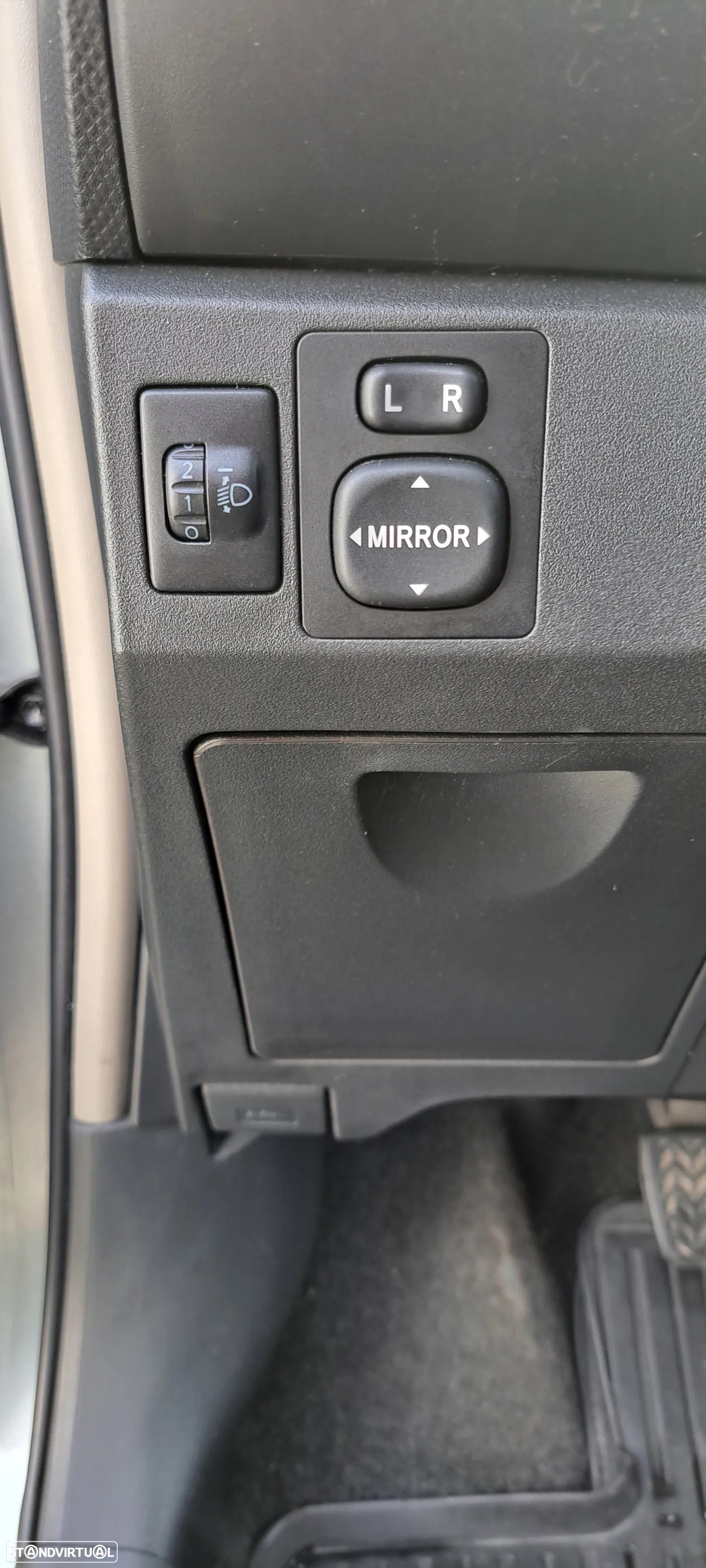 Toyota Yaris 1.4 D-4D AC Manual - 34