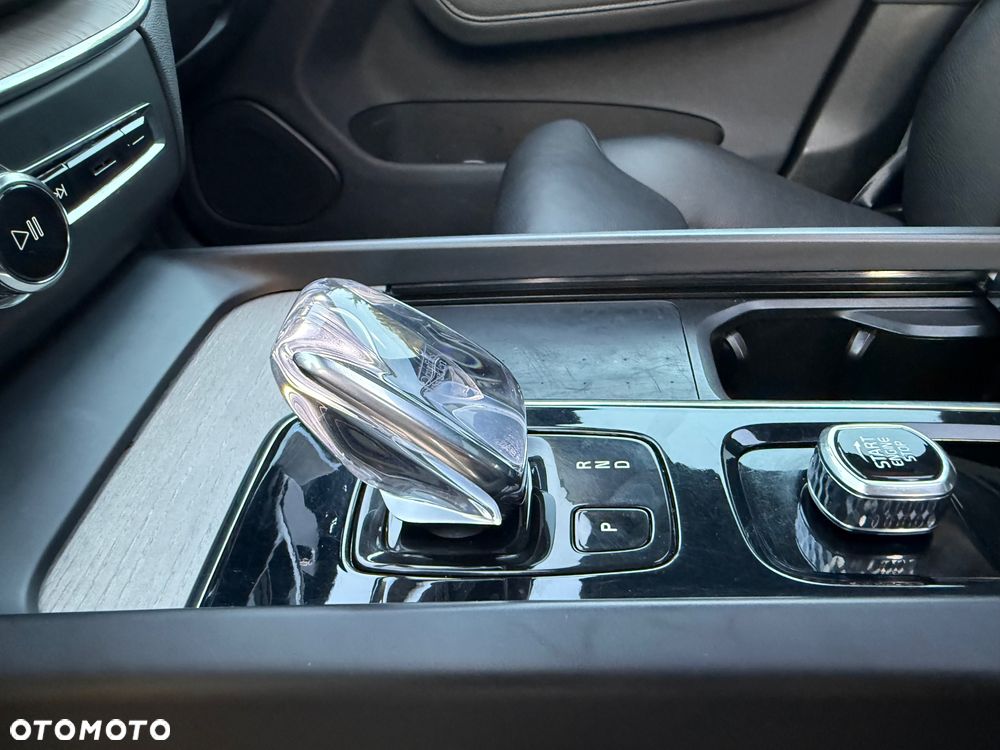 Volvo XC 60 B4 D Inscription - 25