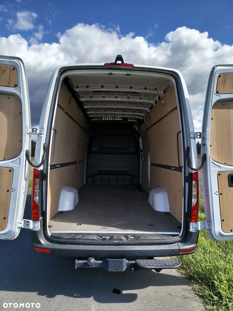 Mercedes-Benz Sprinter - 28