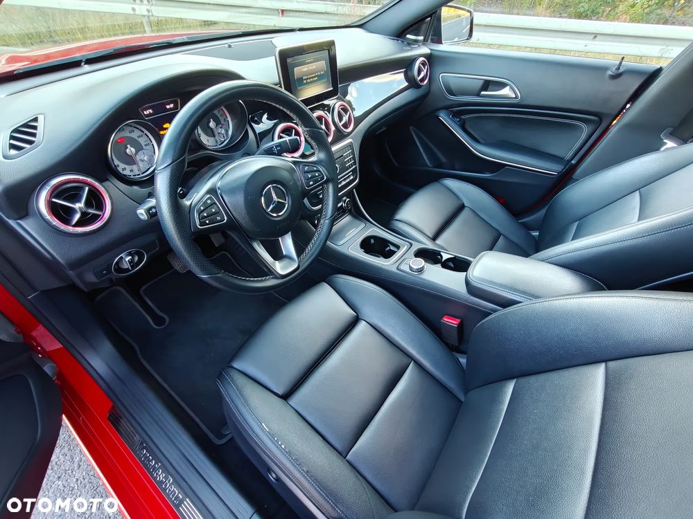 Mercedes-Benz CLA 250 7G-DCT Sport - 11