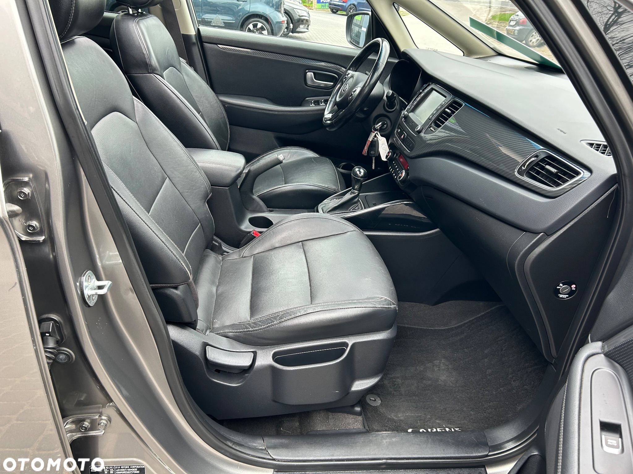 Kia Carens 1.7 CRDi L 7os DCT - 30
