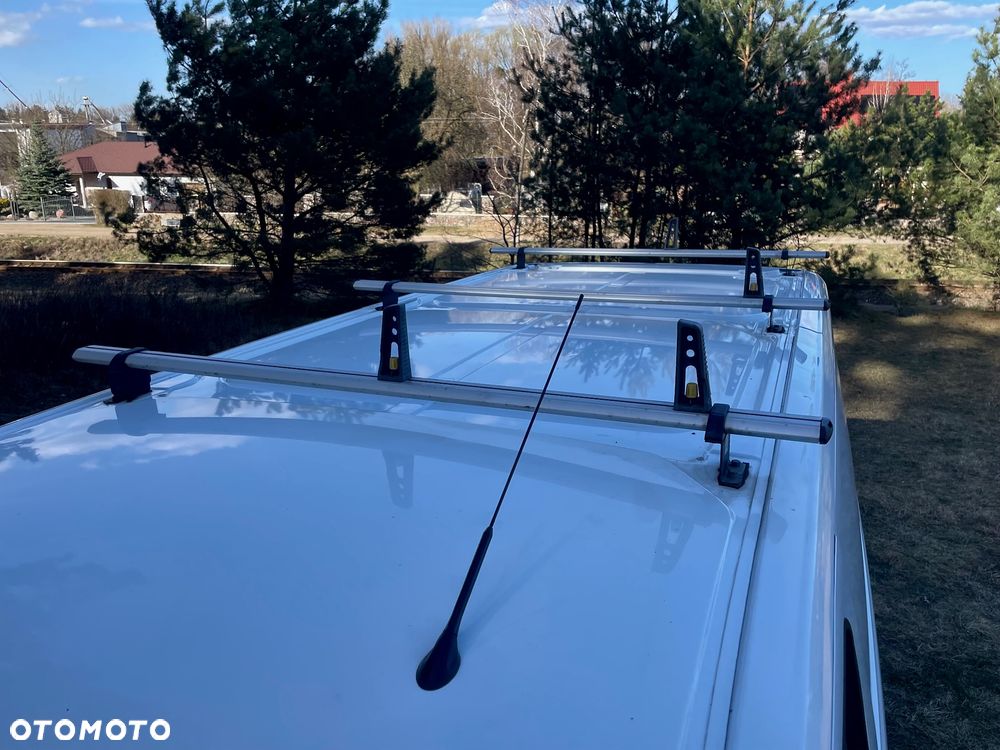 Ford Transit Custom Van - 8