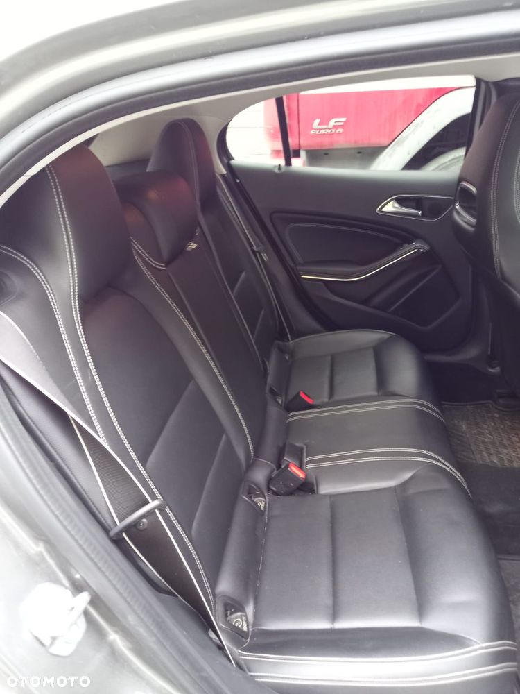 Mercedes-Benz GLA 200 7G-DCT AMG Line - 3