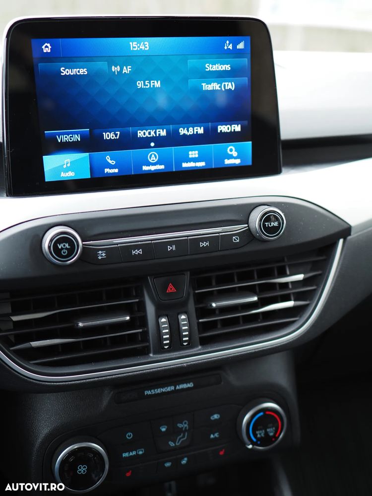 Ford Focus 1.0 EcoBoost Titanium Business - 18