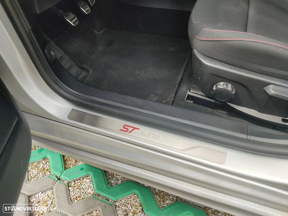 Ford Focus SW 1.0 EcoBoost ST-Line - 14