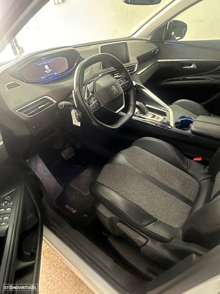 Peugeot 5008 1.5 BlueHDi Allure Pack EAT8 - 19