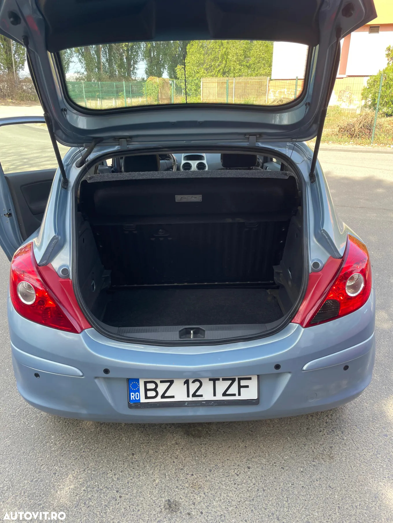 Opel Corsa 1.2 16V - 12