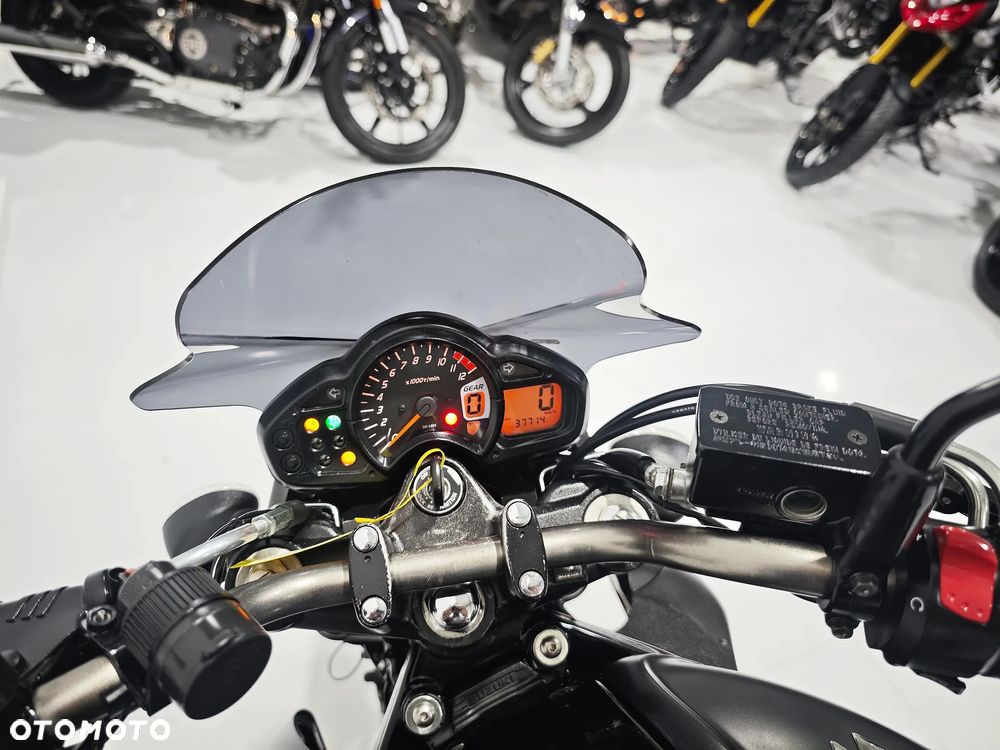 Suzuki Gladius - 5