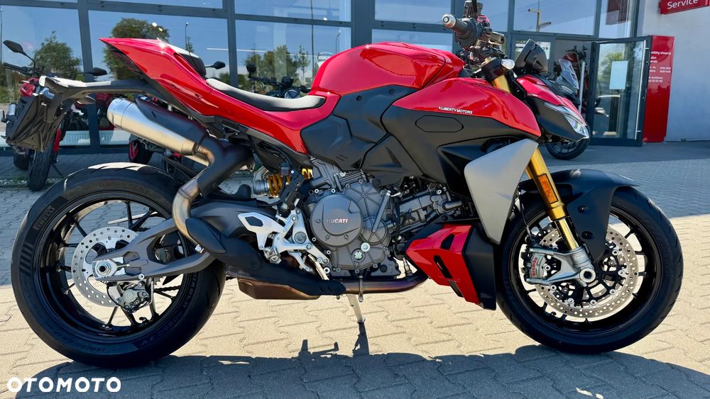 Ducati Streetfighter V2 - 6