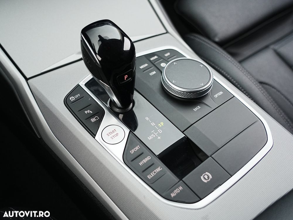 BMW Seria 3 330e Aut. Sport Line - 25