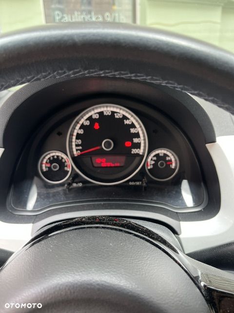 Volkswagen up! street - 6