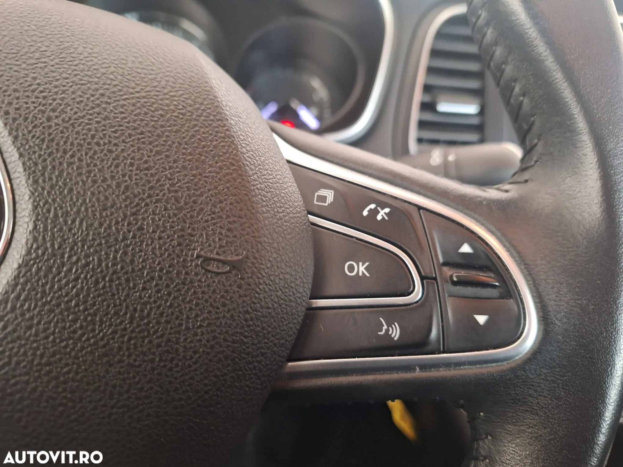 Renault Megane TCe EDC Zen - 11