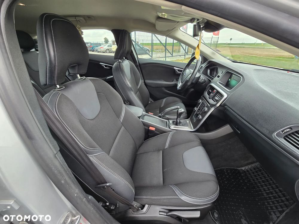 Volvo V40 D2 Kinetic - 28