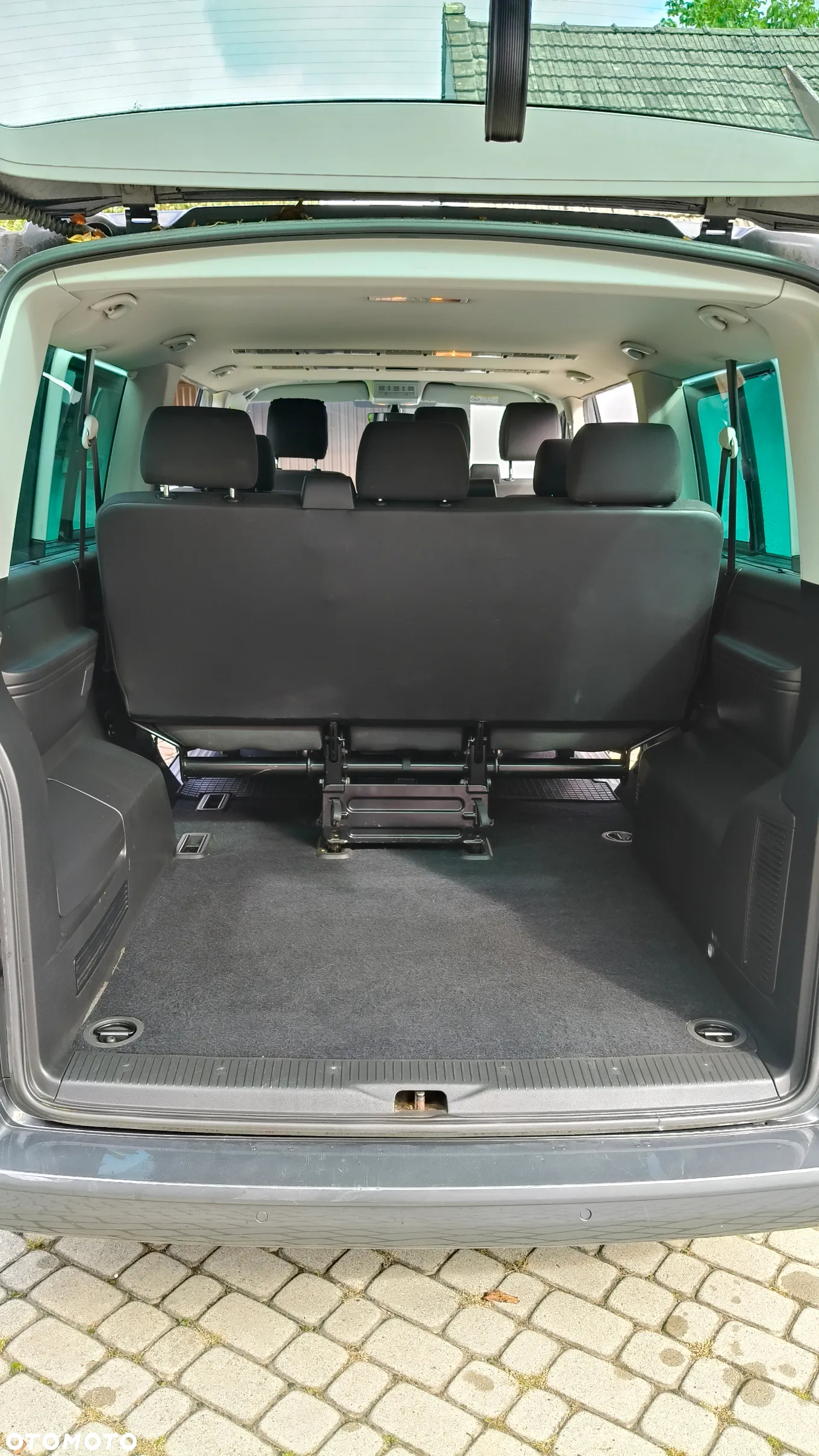 Volkswagen Caravelle - 14