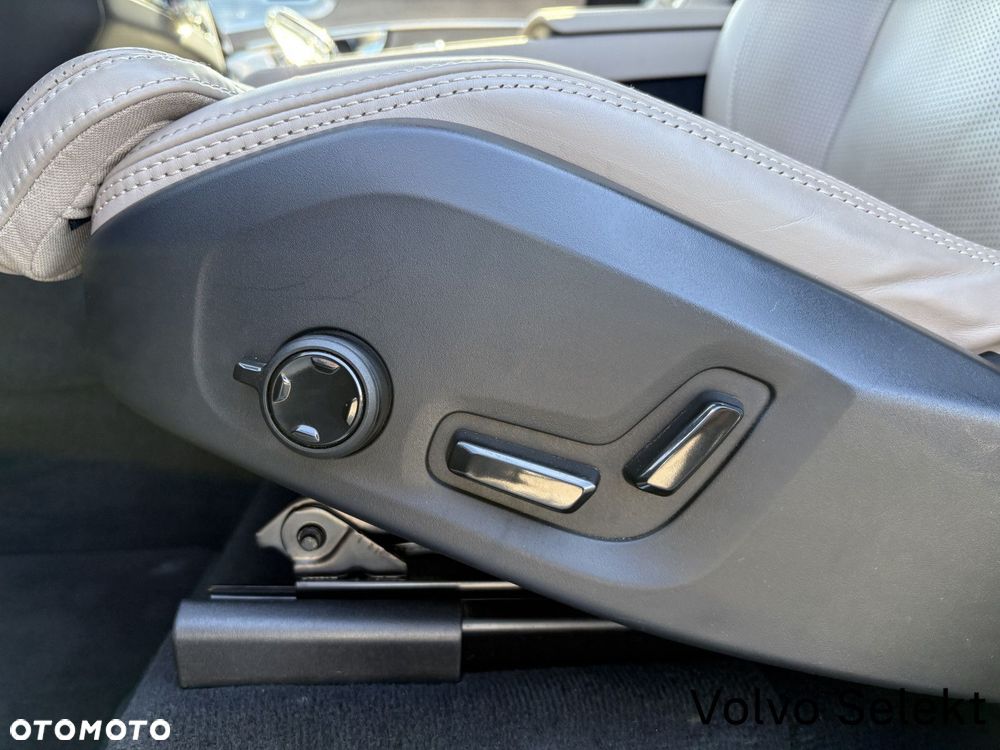 Volvo XC 90 - 11