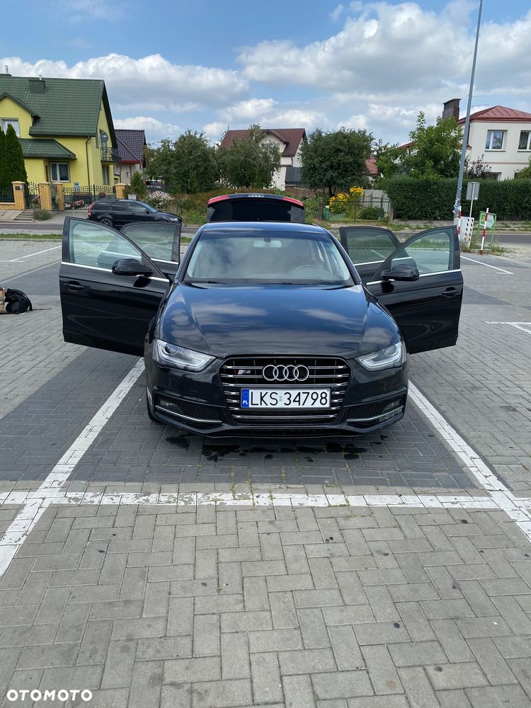 Audi A4 Limousine - 14