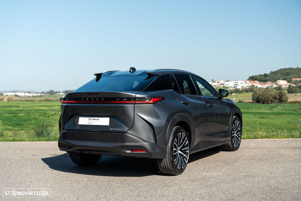 Lexus RZ 300e Premium - 32