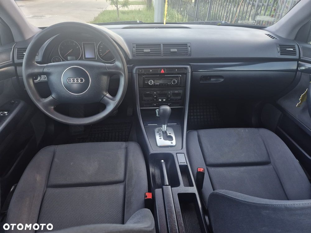 Audi A4 Limousine - 13