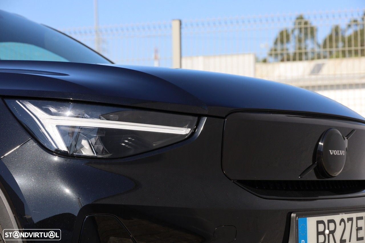 Volvo EX40 82 kWh Single Motor Extended Range Black Edition - 3
