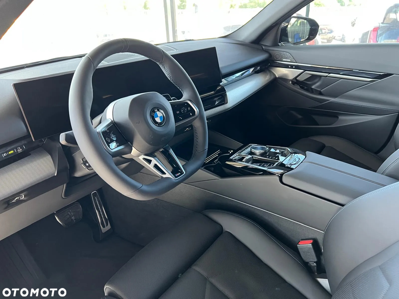 BMW Seria 5 520d xDrive mHEV - 24
