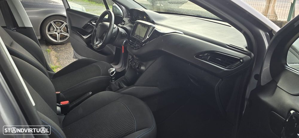 Peugeot 208 1.5 BlueHDi Signature - 21