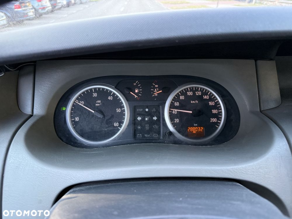 Opel Vivaro - 8