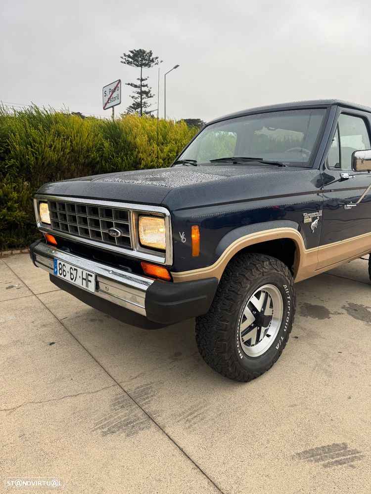 Ford Bronco - 3
