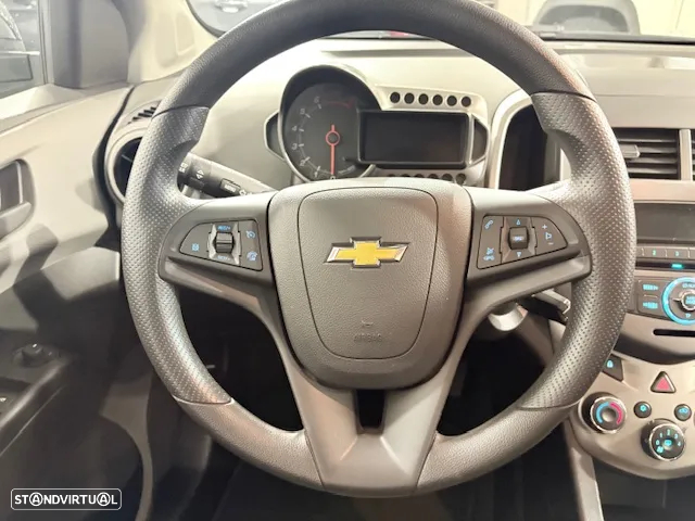 Chevrolet Aveo 1.2 LS - 37