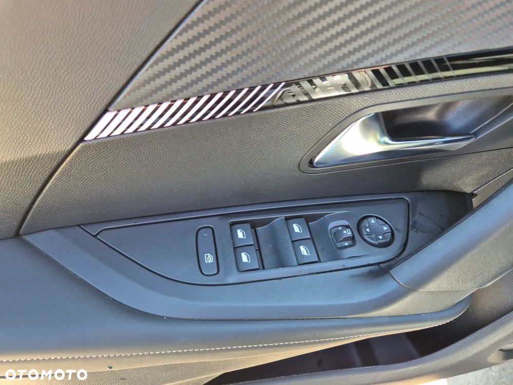 Peugeot 2008 Hybrid 136 e-DSC Allure - 13