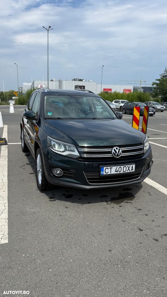 Volkswagen Tiguan - 1