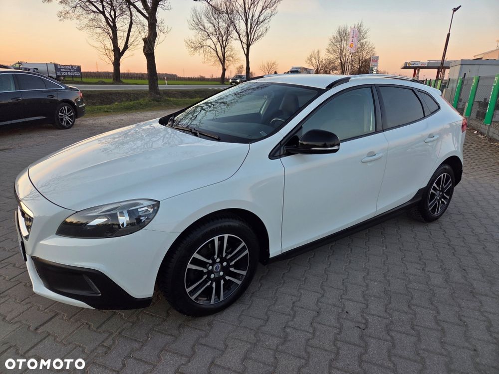 Volvo V40 Cross Country D2 Momentum - 18