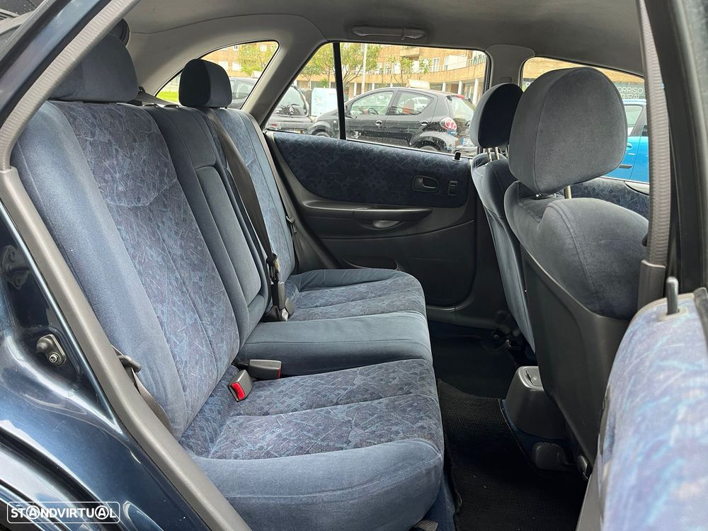 Mazda 323 1.3 Familia - 10