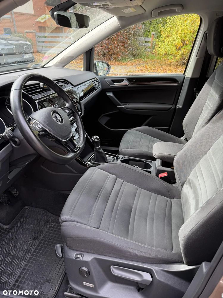 Volkswagen Touran - 13
