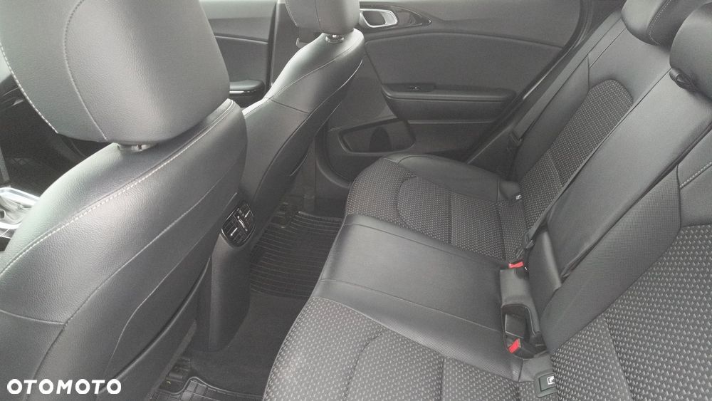 Kia XCeed 1.4 T-GDI L Business Line DCT - 13