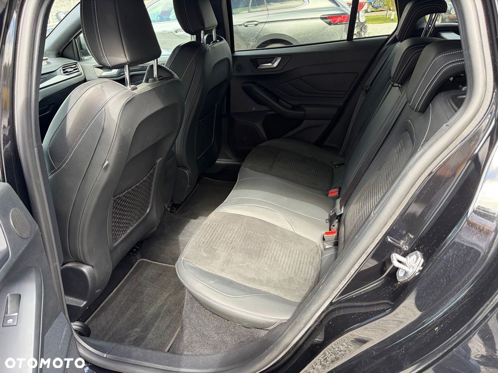 Ford Focus 2.0 EcoBlue ST - 14
