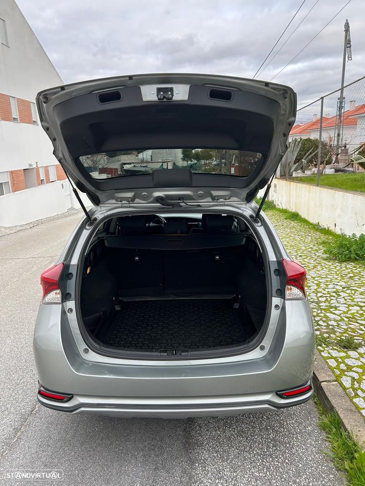 Toyota Auris Touring Sports - 8