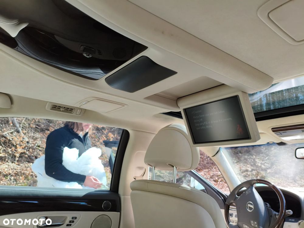 Lexus LS 600h L Prestige - 21